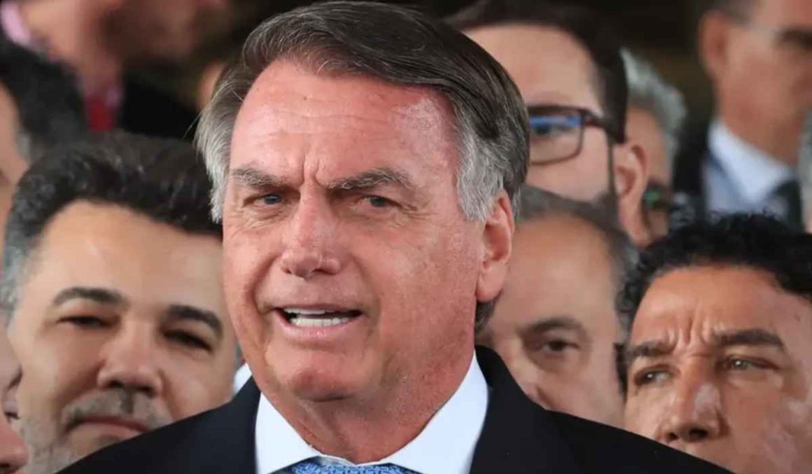 PF diz que Bolsonaro discutiu pedir asilo político a Milei, na Argentina