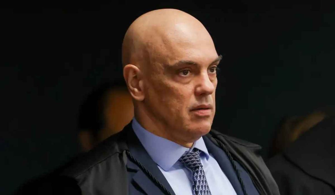 Moraes dá 48h para Bolsonaro explicar documento com pedido de asilo