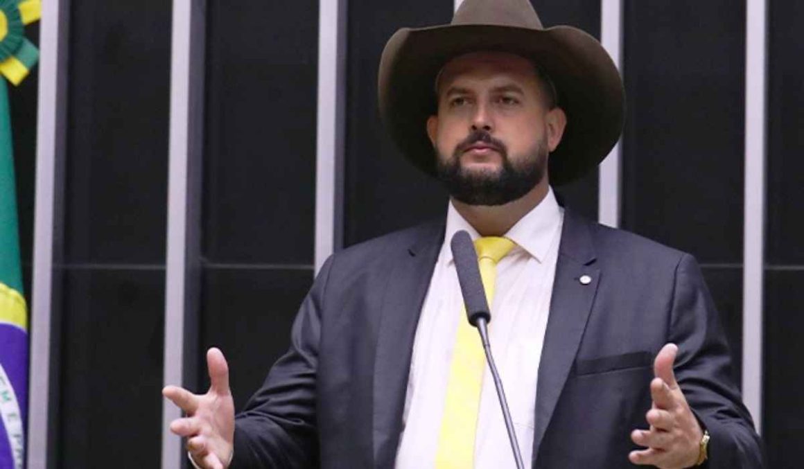 Deputado bolsonarista Zé Trovão ameaça Moraes: ‘Acabar com a sua vida’