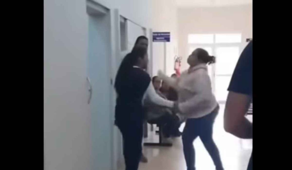 Vídeo: técnica de enfermagem é agredida com tapa no rosto por paciente em UBS