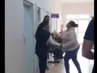Vídeo: técnica de enfermagem é agredida com tapa no rosto por paciente em UBS