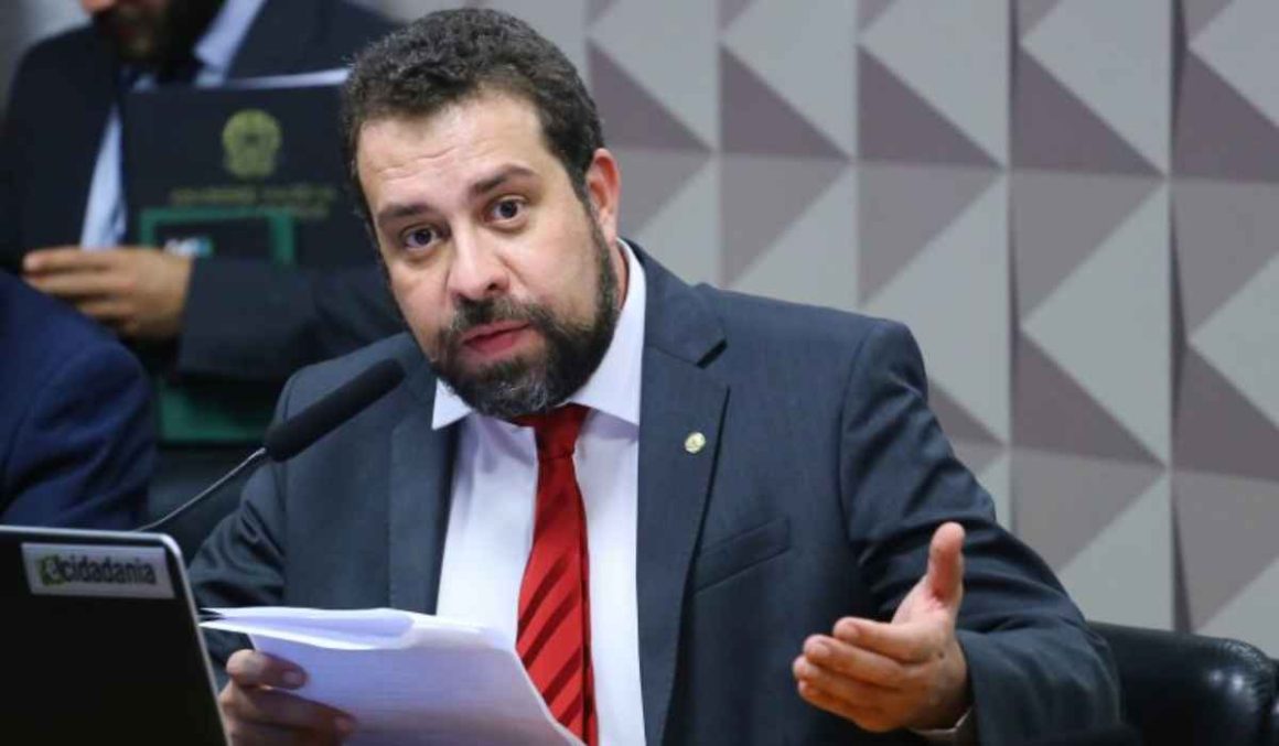 Boulos pede que bolsonaristas obstruindo a Câmara não recebam salário