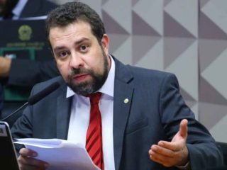 Boulos pede que bolsonaristas obstruindo a Câmara não recebam salário