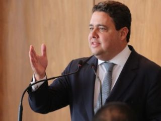 Ex-presidente da OAB defende “bala na nuca” de Bolsonaro