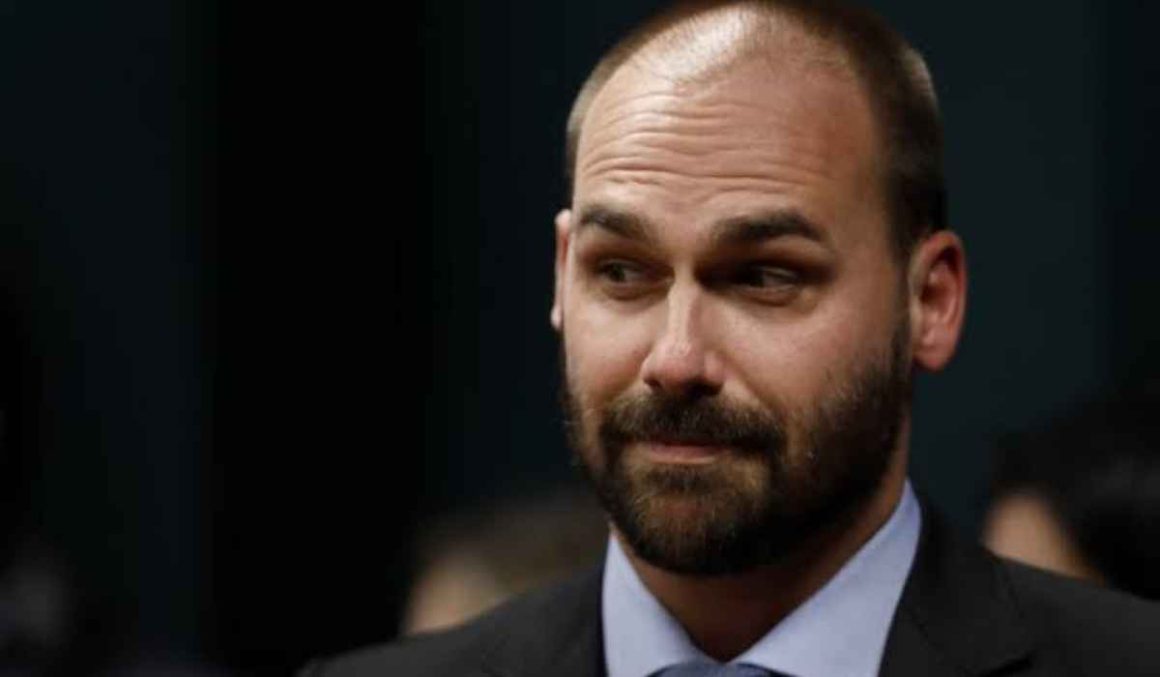Eduardo Bolsonaro comemora novas sanções dos EUA: "Cada um do regime vai cair"