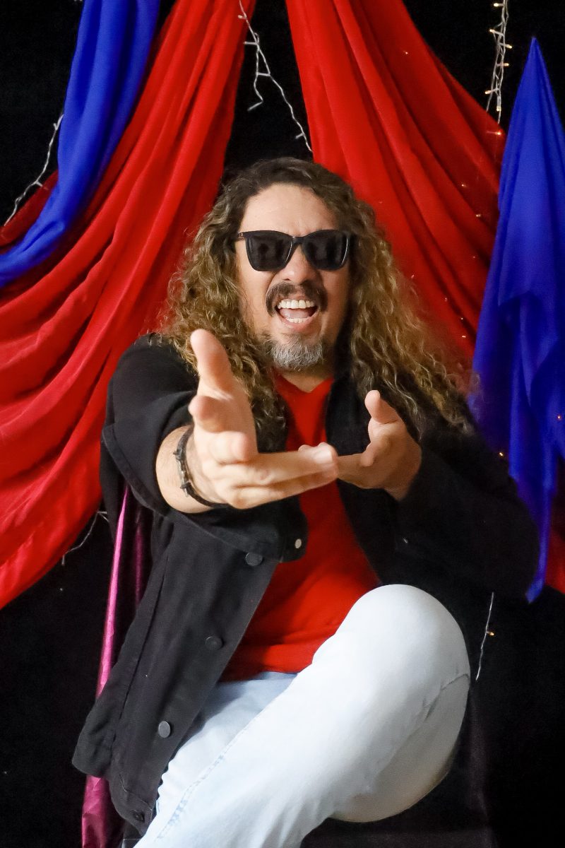 O músico paraense Claudio Wallace lançou um novo registro audiovisual, gravado ao vivo durante o show de inauguração do Complexo Cultural e Poliesportivo Céu das Artes, em Ananindeua.