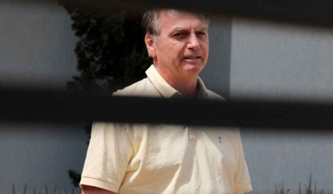 Bolsonaro já planeja pedido de prisão domiciliar se for condenado