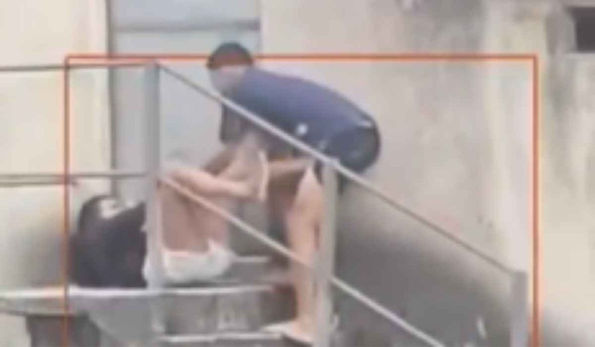VÍDEO: Após apanhar, mulher se defende e fere o namorado com vários golpes de faca