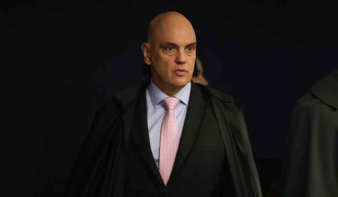Moraes vota para condenar Bolsonaro e outros sete réus por tentativa de golpe Estado