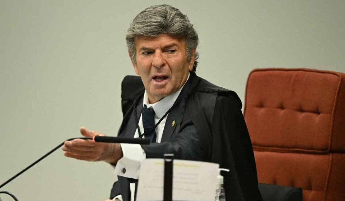 Fux defende que processo contra Bolsonaro vá ao plenário ou à 1ª instância