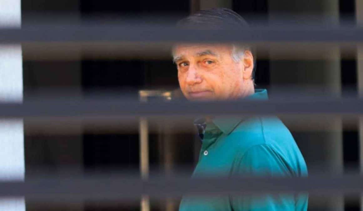 Defesa de Bolsonaro diz que pena é desproporcional e que vai recorrer