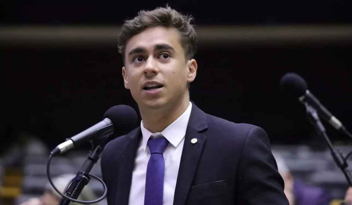 Nikolas pede e Câmara faz um minuto de silêncio por Charlie Kirk