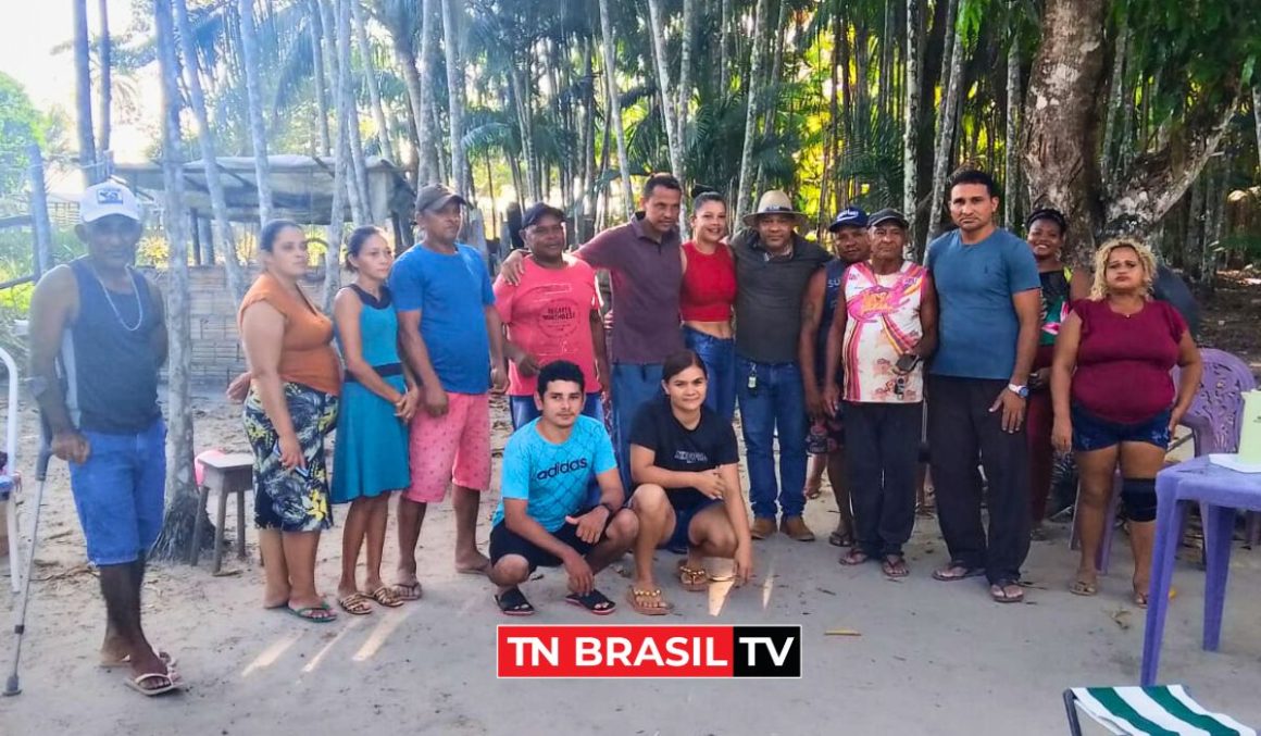 Vereador Roni Baiano (PSDB) dialoga com a comunidade do Quaresma em Tailândia, no Pará, para construção de uma ponte