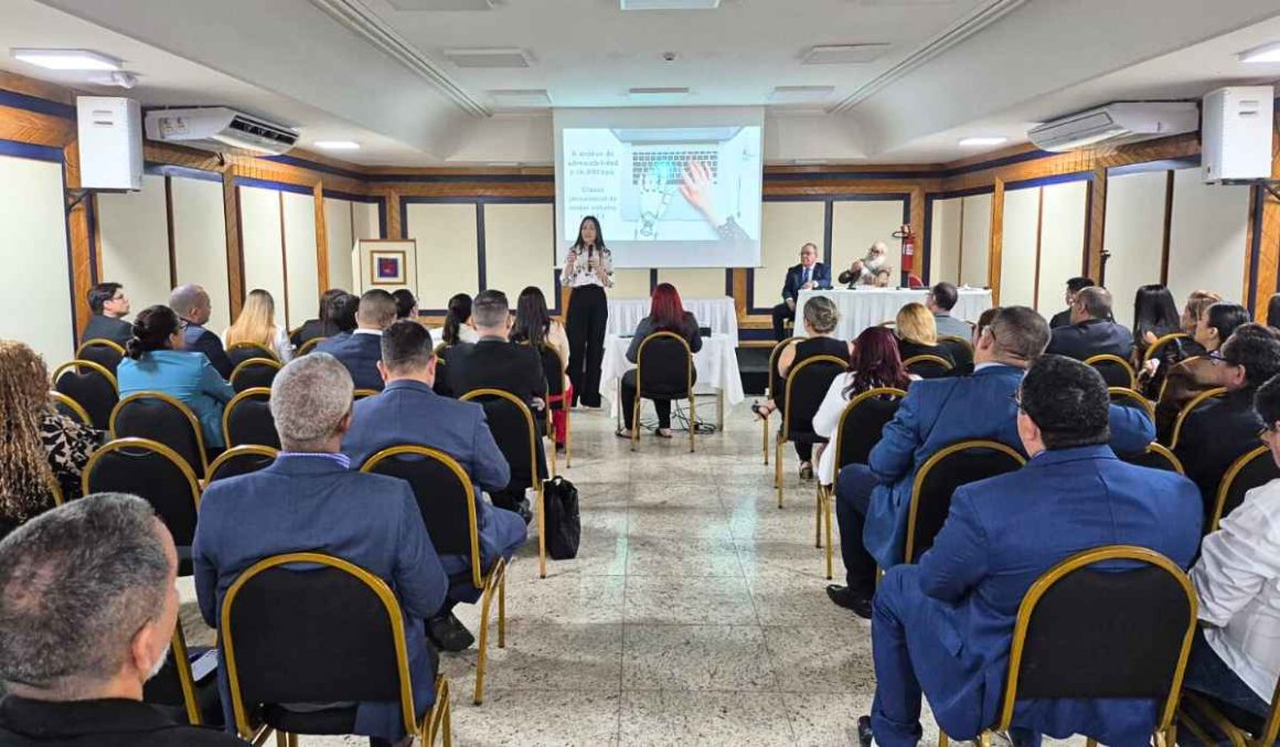 Escola de Tribunos do Brasil realiza mentoria sobre Inteligência Artificial Generativa em Belém