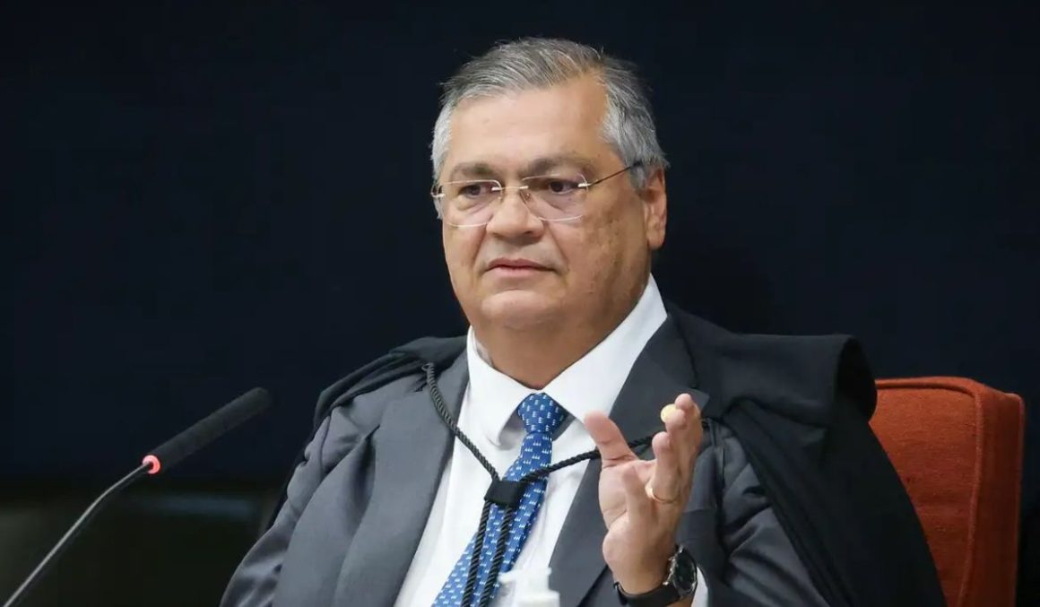 Dino vota para condenar Bolsonaro e mais 7 por golpe de Estado; placar é de 2 a 0