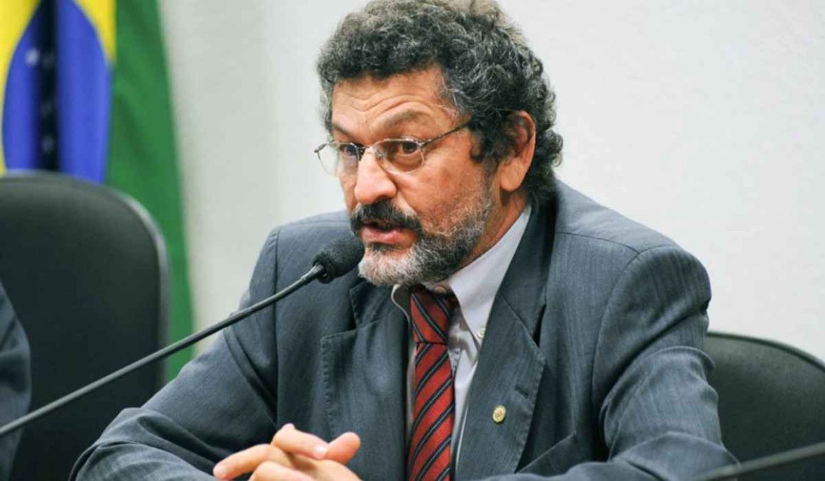 Paulo Rocha aparece entre os principais nomes na disputa ao Senado em 2026