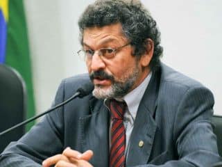 Paulo Rocha aparece entre os principais nomes na disputa ao Senado em 2026