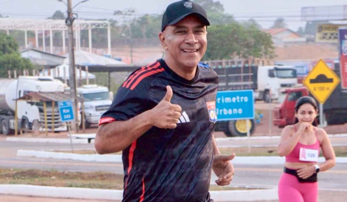 Itonir Tavares reafirma compromisso com a saúde em corrida simbólica do Outubro Rosa
