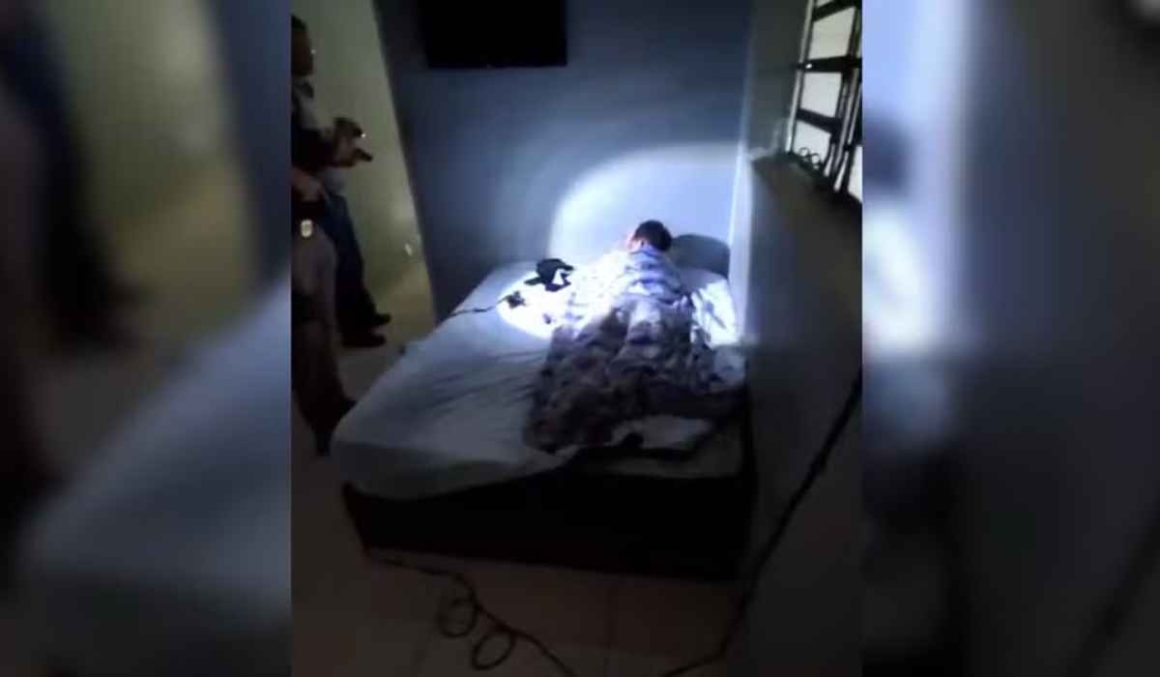 Polícia surpreende suspeito dormindo em operação contra golpe do 'falso advogado' que fez idosa perder R$ 82 mil