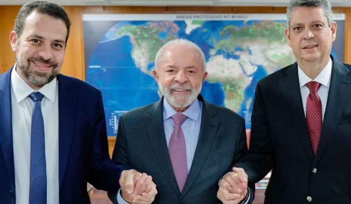 Lula anuncia nomeação de Boulos como ministro-chefe da Secretaria-Geral