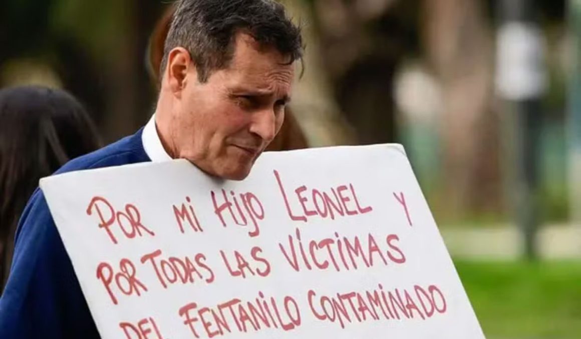 Famílias exigem justiça por tragédia do fentanil adulterado que matou 124 na Argentina