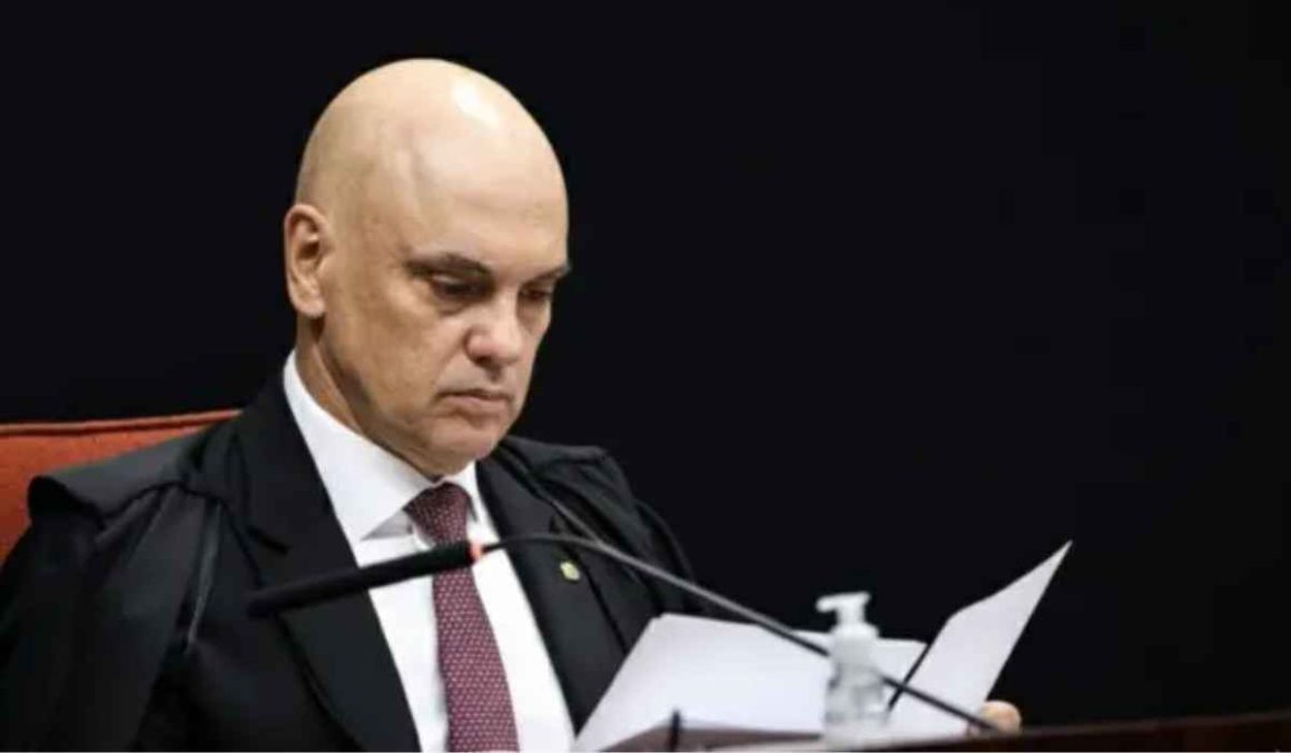 Moraes autoriza relator da CPMI do INSS a visitar Bolsonaro