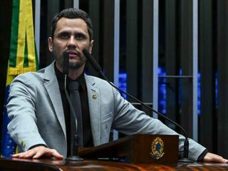 Cleitinho pede perdão 'para o querido ex-presidente Bolsonaro'