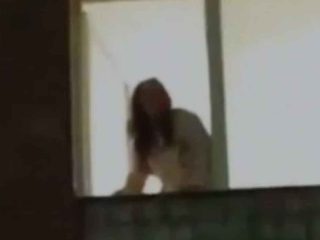 Imagens Fortes: mulher joga namorado pela janela de apartamento e se atira do prédio