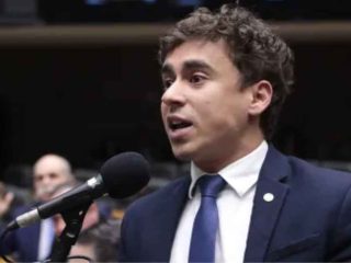 Nikolas alega 'doutrinação' e tenta mudar aulas sobre crise climática