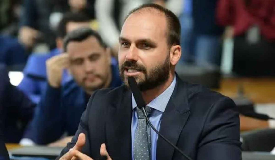 STF marca julgamento de denúncia contra Eduardo Bolsonaro para o dia 14 STF marca julgamento de denúncia contra Eduardo Bolsonaro para o dia 14