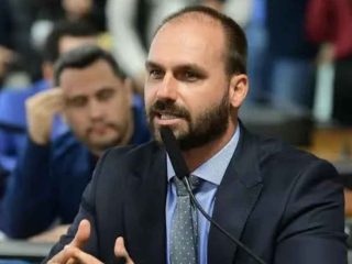 STF marca julgamento de denúncia contra Eduardo Bolsonaro para o dia 14