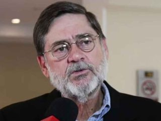 Ex-deputado do PT Paulo Frateschi morre após ser esfaqueado pelo filho