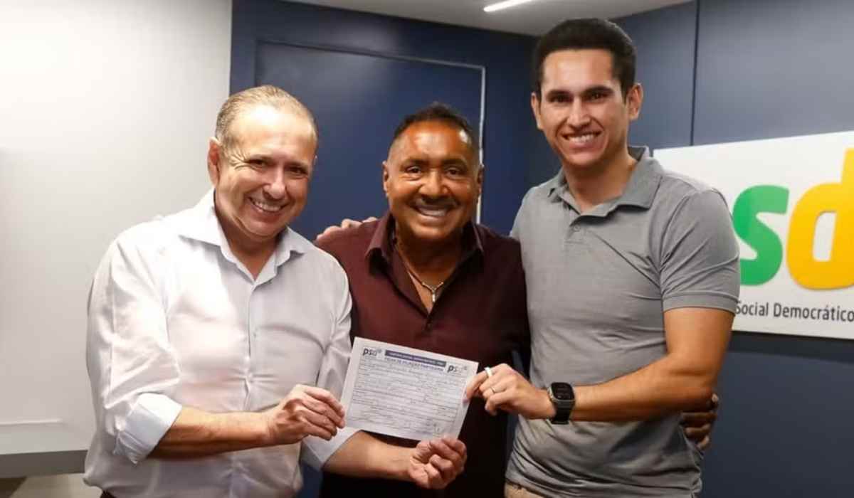 Tiririca se filia ao PSD e troca domicílio eleitoral de São Paulo para o Ceará
