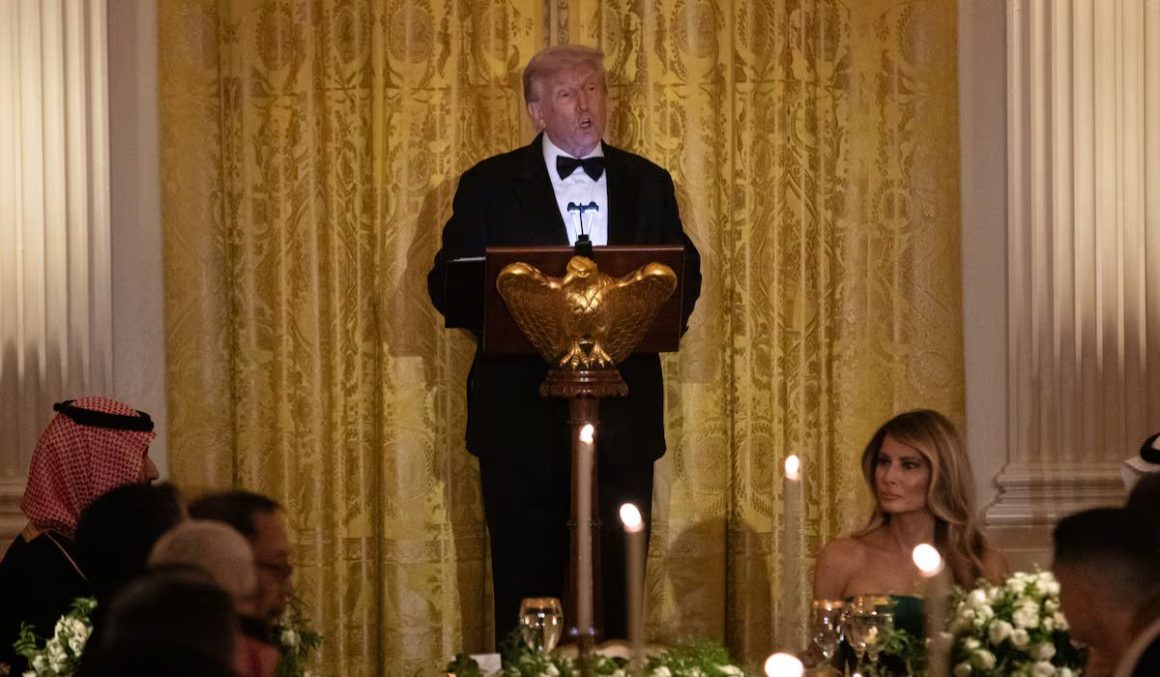 EUA Escalam Pressão Secreta e Militar Enquanto Mantêm Diálogo com Regime Maduro