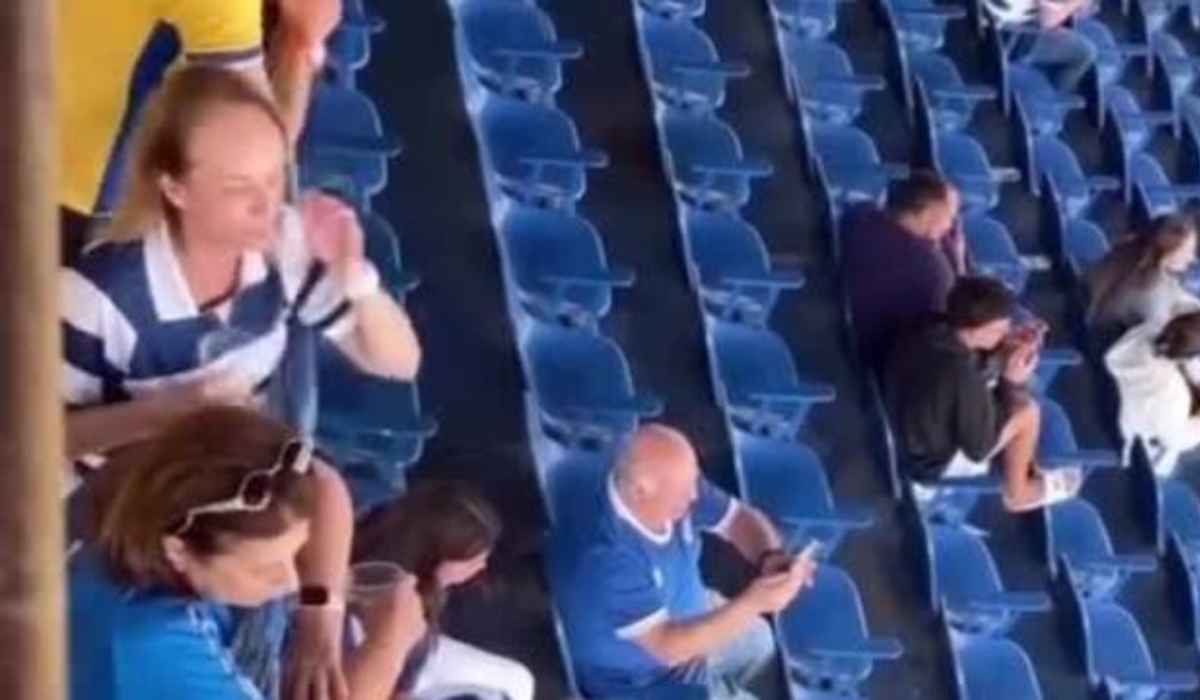 Torcedora do Avaí que proferiu atos racistas contra torcida do Remo é demitida