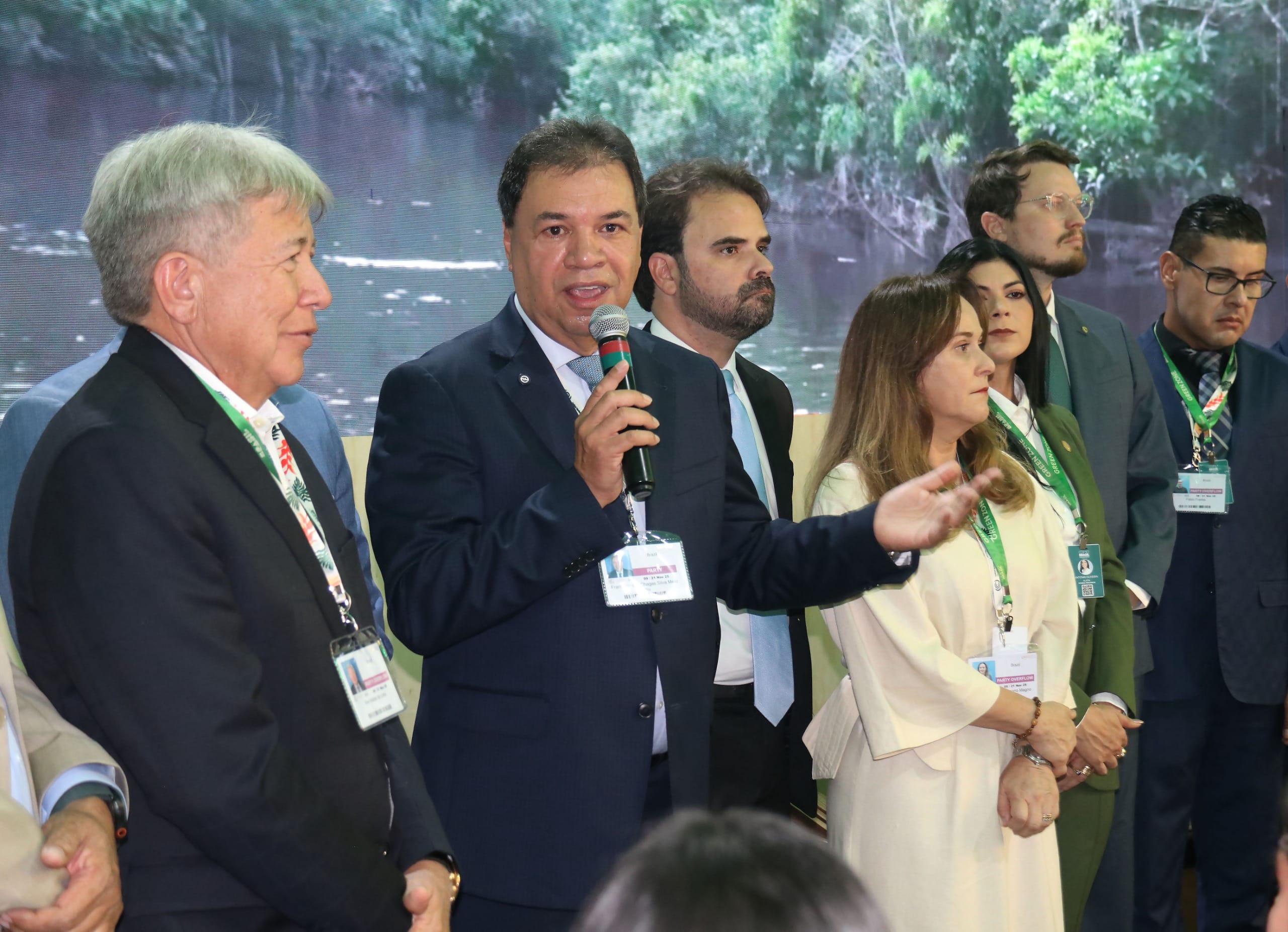 Deputado Chicão inaugura estande da Alepa na Green Zo