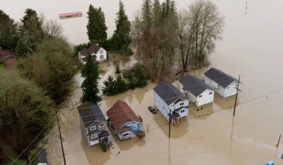 Chuvas Diminuem, Mas Inundações Mantêm Alerta Máximo no Noroeste do Pacífico