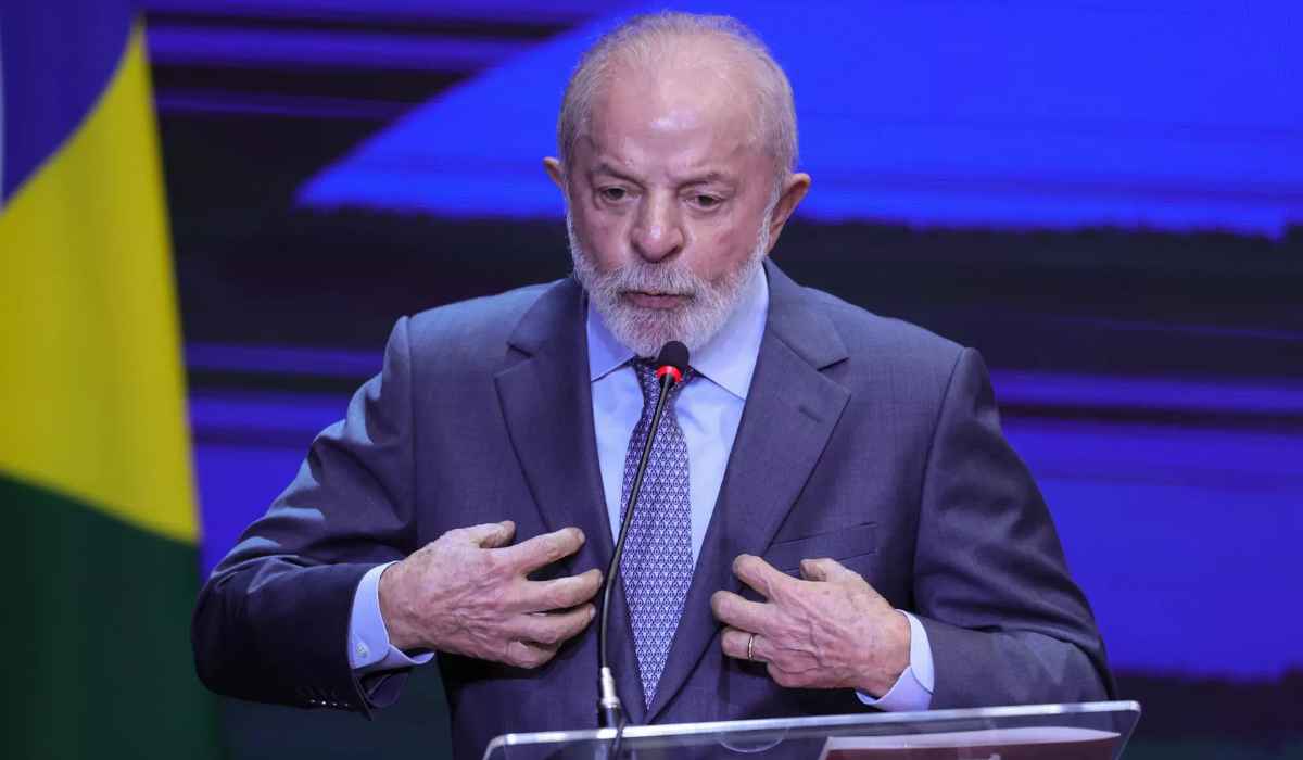 Lula descarta privatizar Correios: 'Pode ser empresa de economia mista'