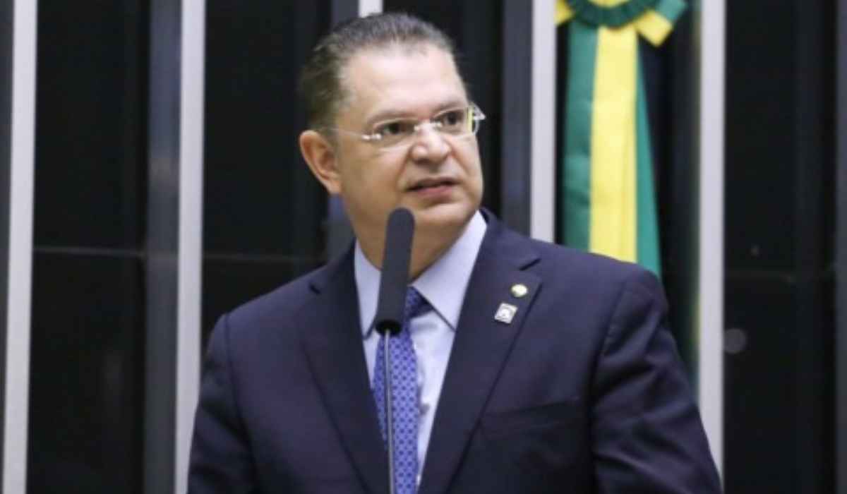 Sóstenes diz que dinheiro encontrado pela PF é lícito: "perseguição"