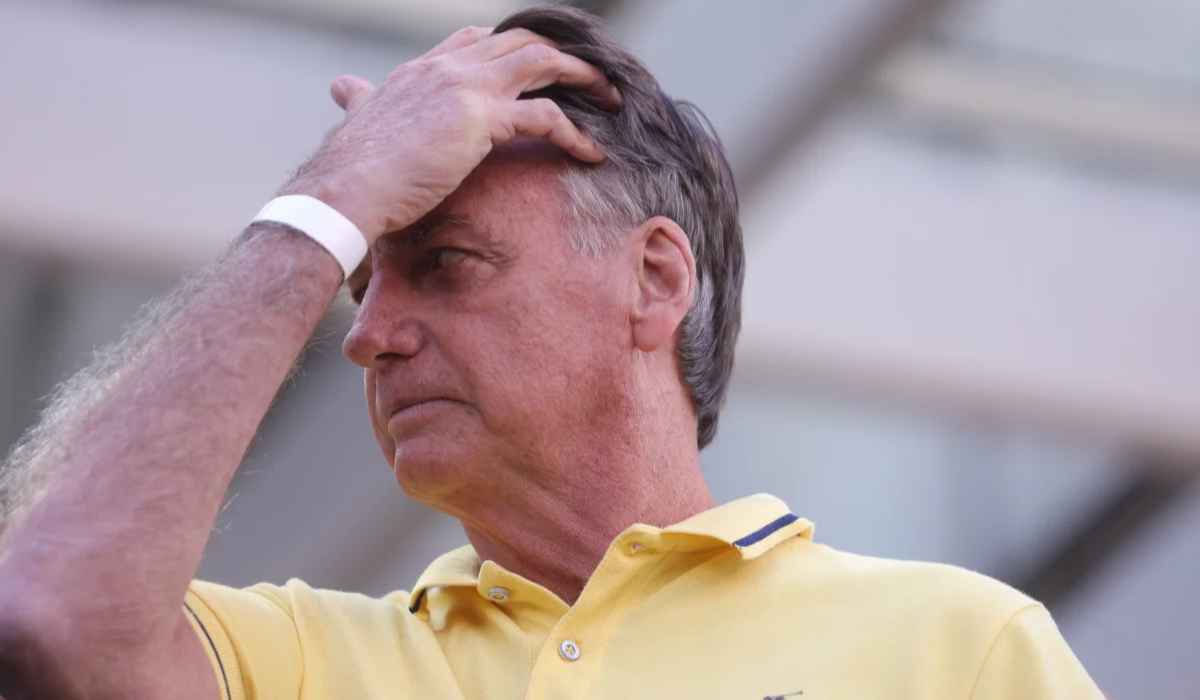 Moraes autoriza cirurgia de Bolsonaro, mas nega pedido de prisão domiciliar