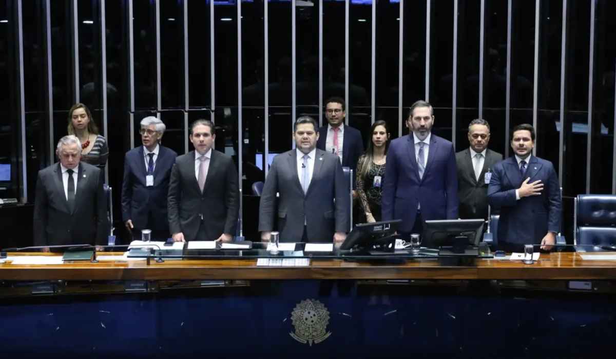 Orçamento de 2026 aprovado: R$ 61 bi para emendas e R$ 4,9 bi de fundo eleitoral