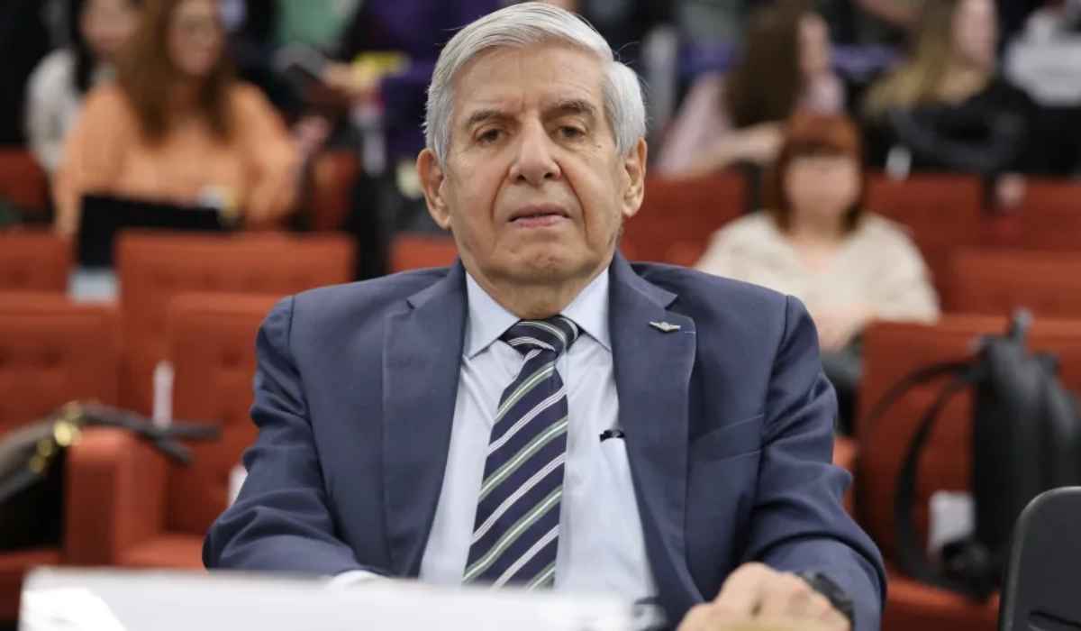 Moraes concede prisão domiciliar para General Heleno