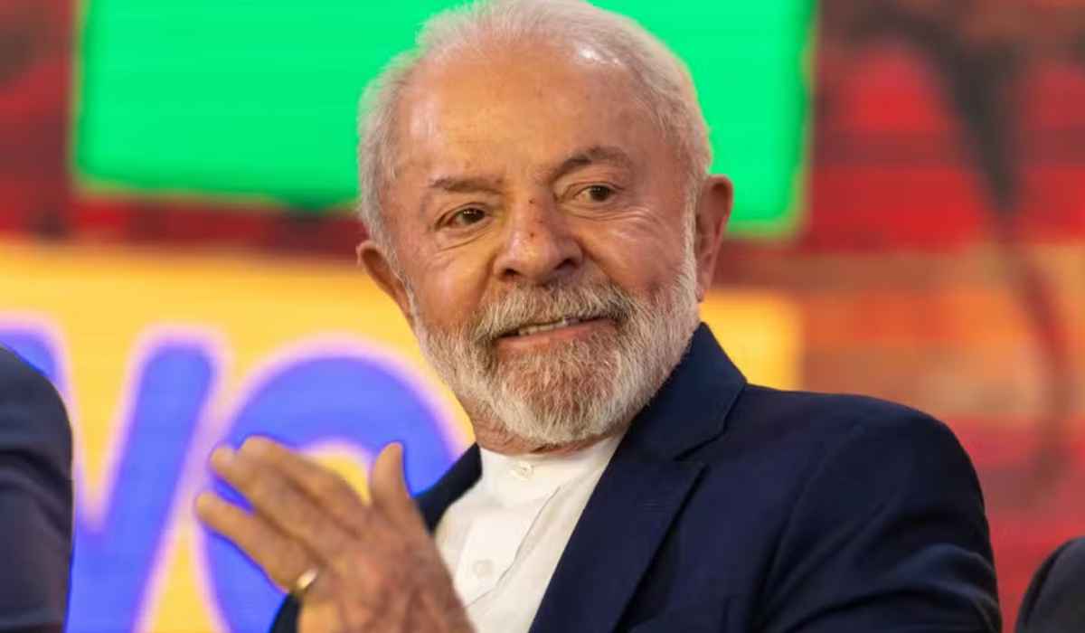 Lula lidera no 1º turno em todos os cenários, aponta Paraná Pesquisas