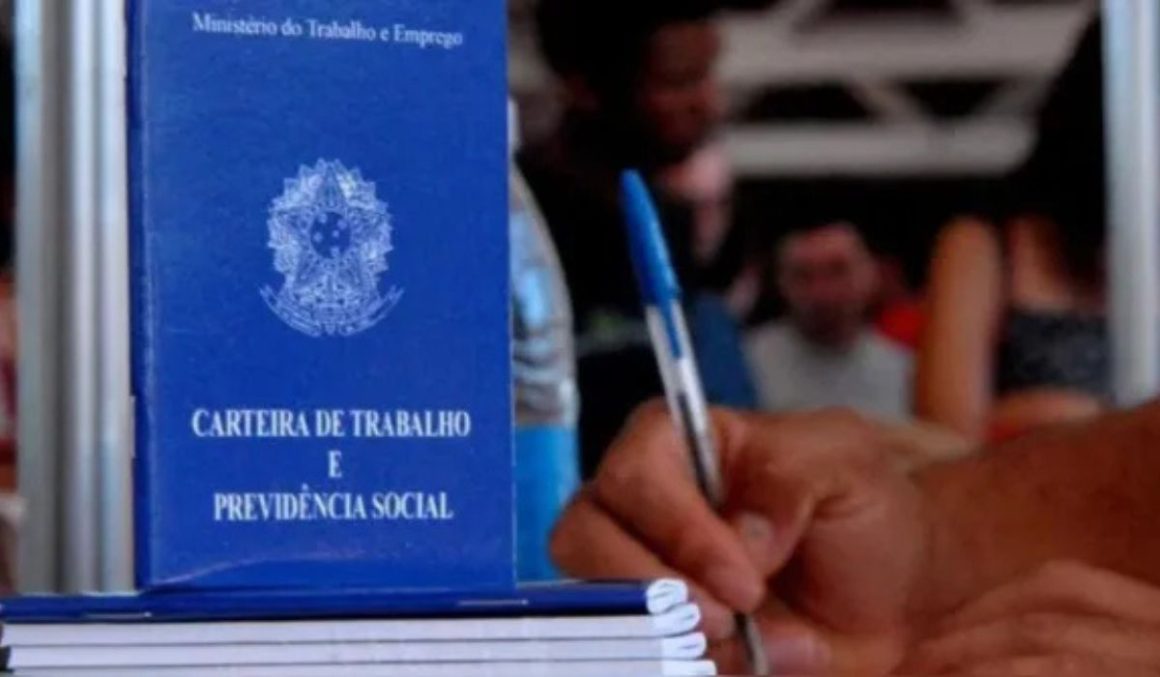 Mercado de Trabalho: Desemprego Recua para 5,2% e Bate Recorde Histórico