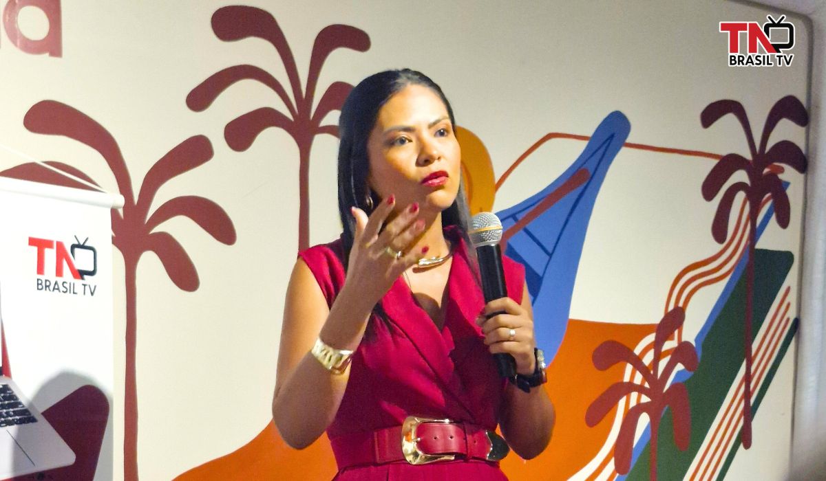 Advogada Renata Feitosa recebe a Honraria TN Brasil TV: Líderes do Direito 2025