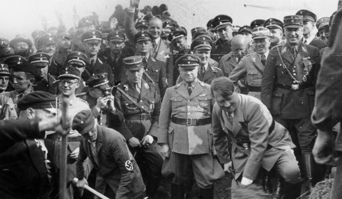 A Máquina de Guerra Alemã: Economia e Colaboração Industrial no Terceiro Reich