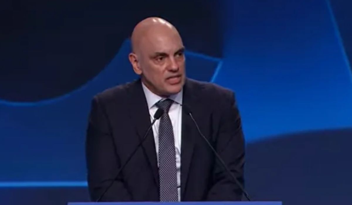 Alexandre de Moraes agradece a Lula pela revogação da Lei Magnitsky, "vitória tripla"