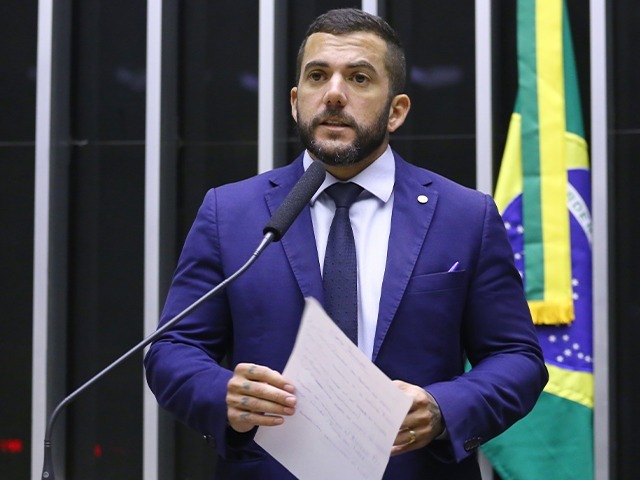 PF deflagra Operação Hígia contra Carlos Jordy por suposto desvio de verbas parlamentares