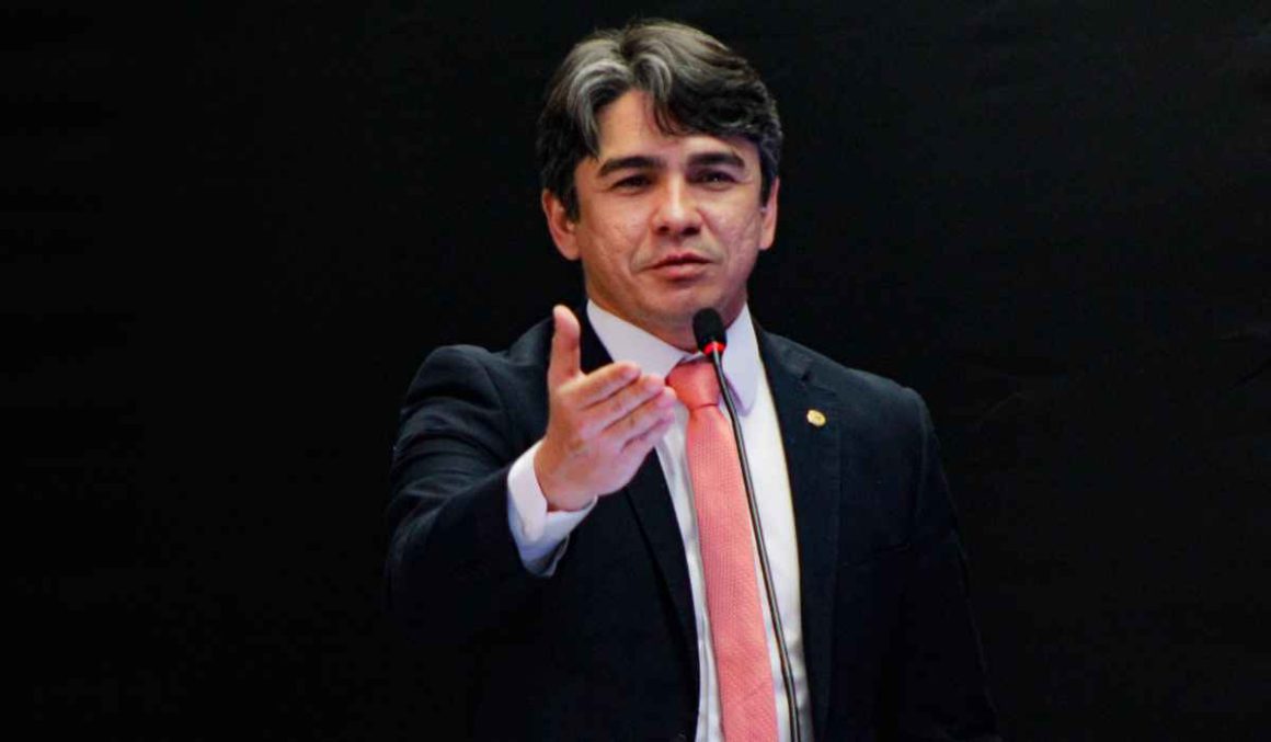 Wesley Tomaz encerrou 2025 com mais de R$ 37,2 milhões em investimentos nos municípios Wesley Tomaz encerrou 2025 com mais de R$ 37,2 milhões em investimentos nos municípios