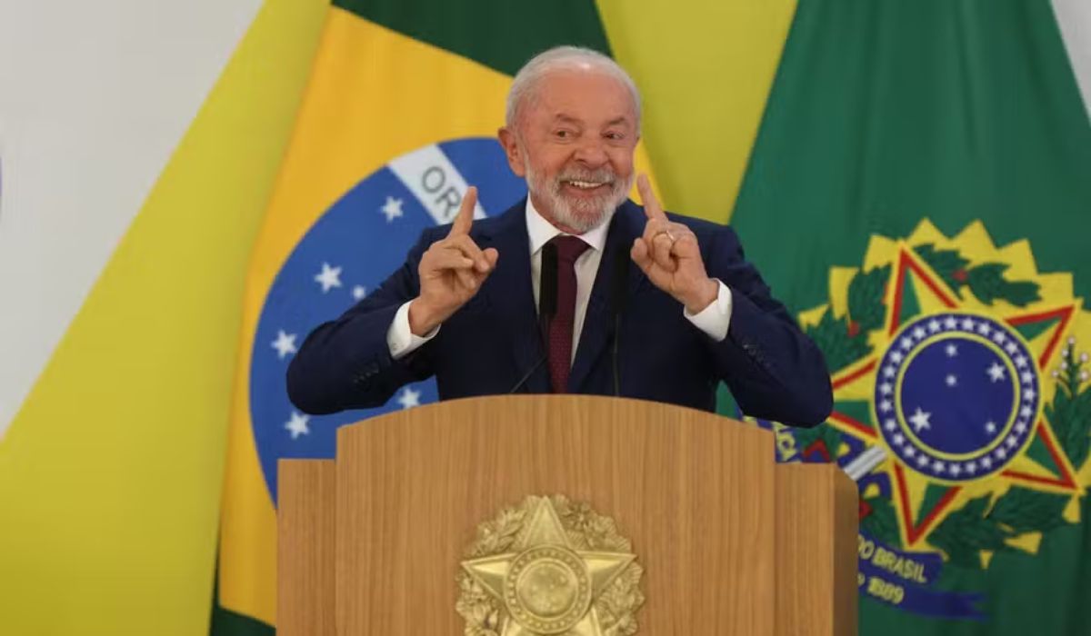 Lula Veta Projeto de Lei que Unificaria Idade Máxima de 35 Anos para PM e Bombeiros